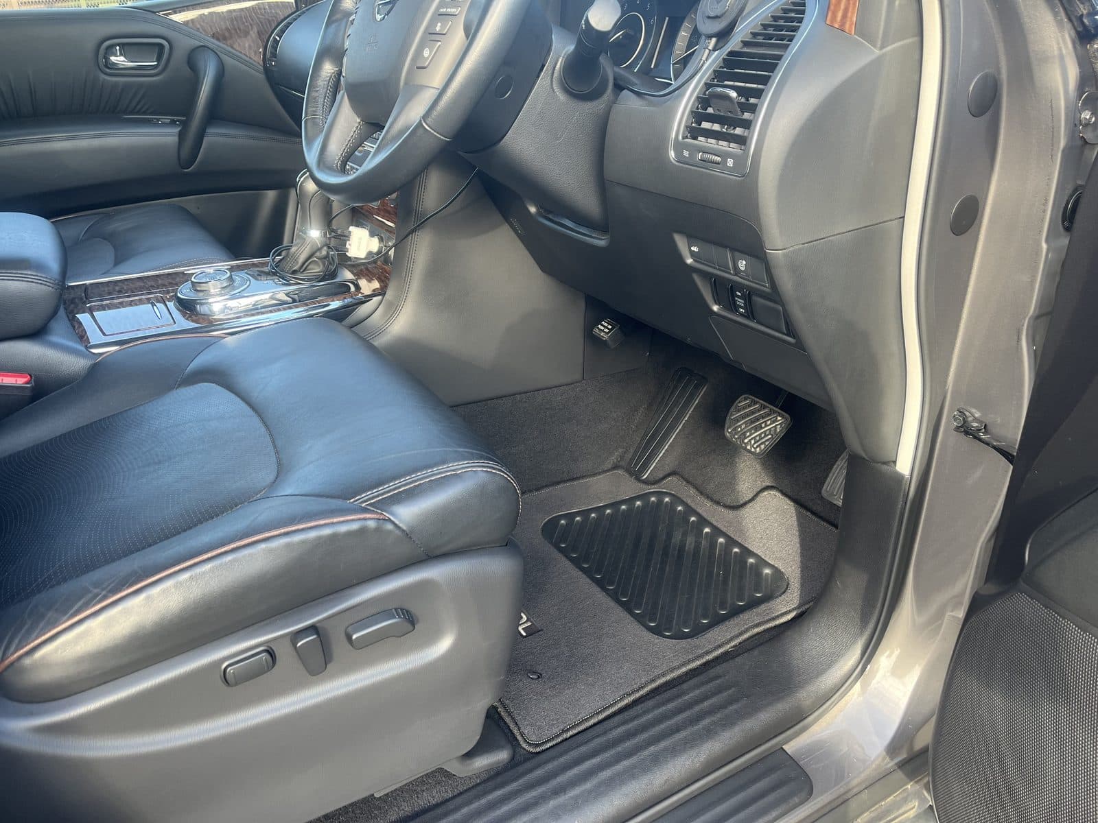 Front interior detail — Nissan Patrol